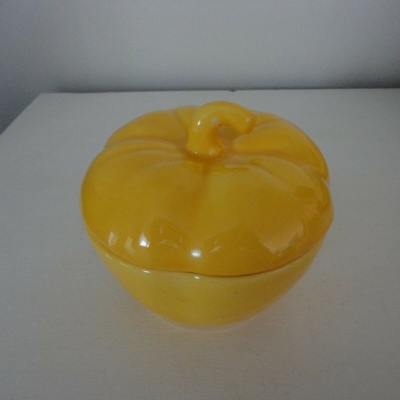 Vtg California Pottery Yellow Pepper bowl container Trinket box - Picture 2 of 6